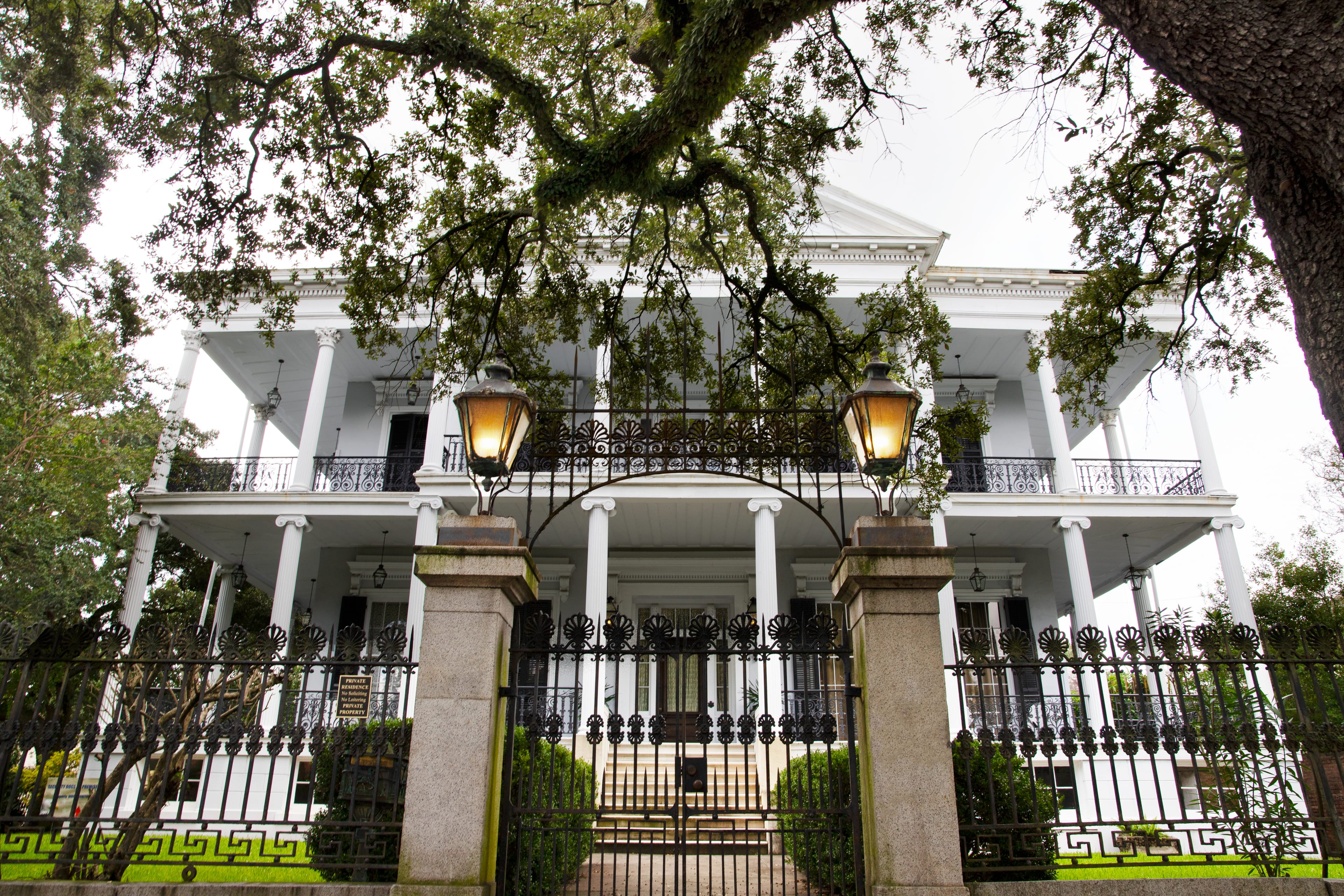 buckner mansion in the garden district